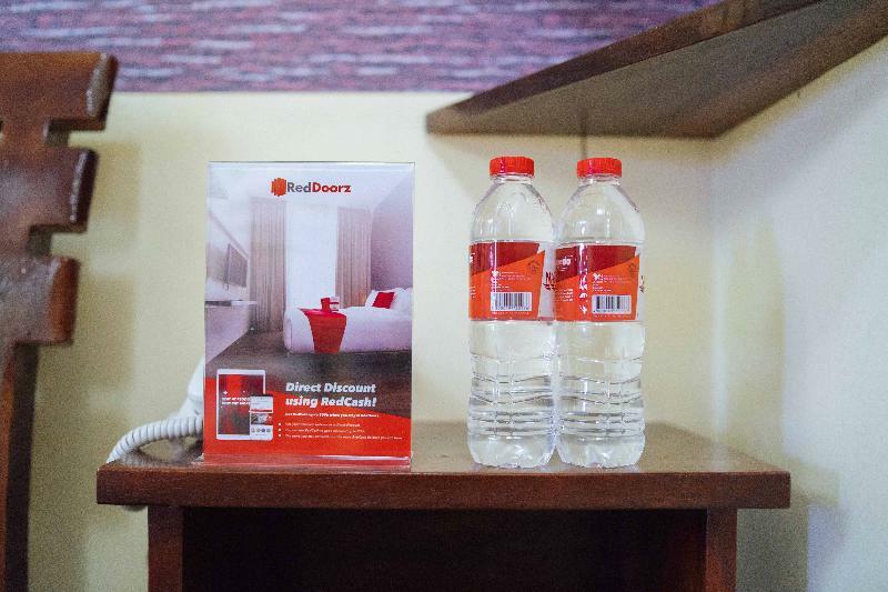 Reddoorz Premium @ Sta Rosa Tagaytay Road Hotel Silang Luaran gambar